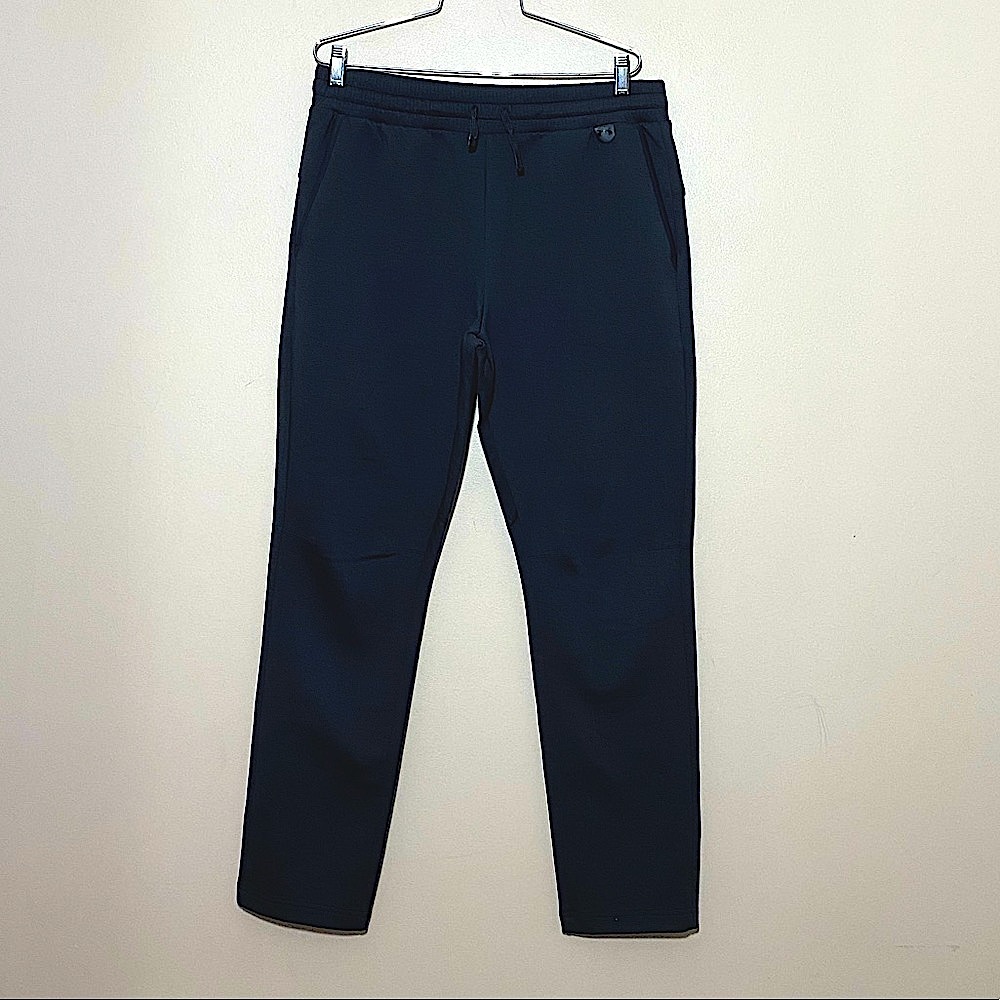 Under Armour || Fitted woman’s Black sweatpants size large